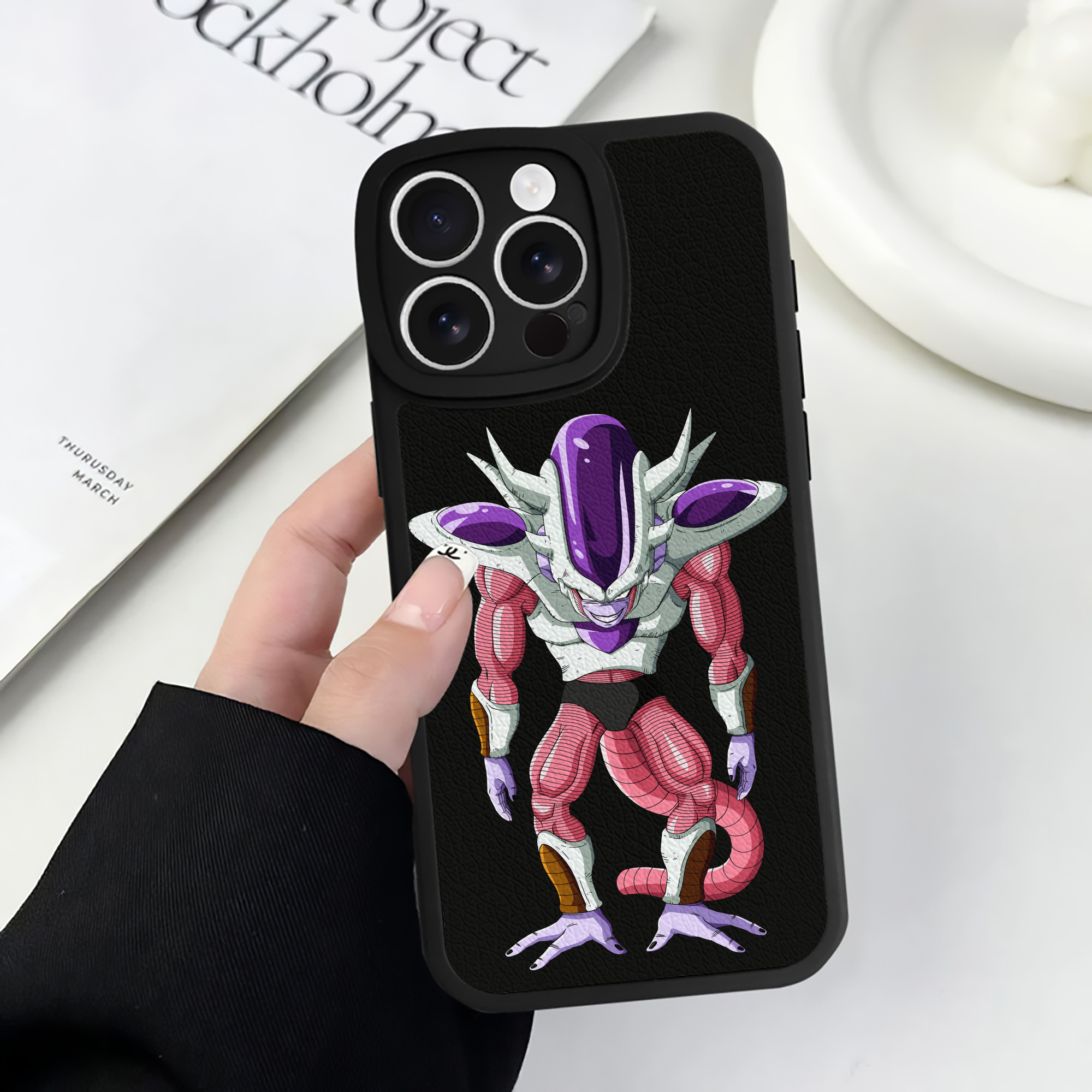 （画像用） ドラゴンボール フリーザ DRAGON BALL Frieza 【iPhone 16シリーズ対応】シリコンスマホケース（レザー調） 材質：シリコン